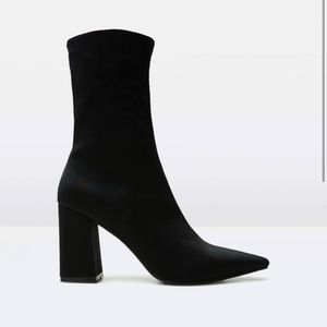 Sock boots … Neon Heart brand size 7 … black boots